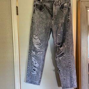 American Eagle Destroyed Mom Jeans